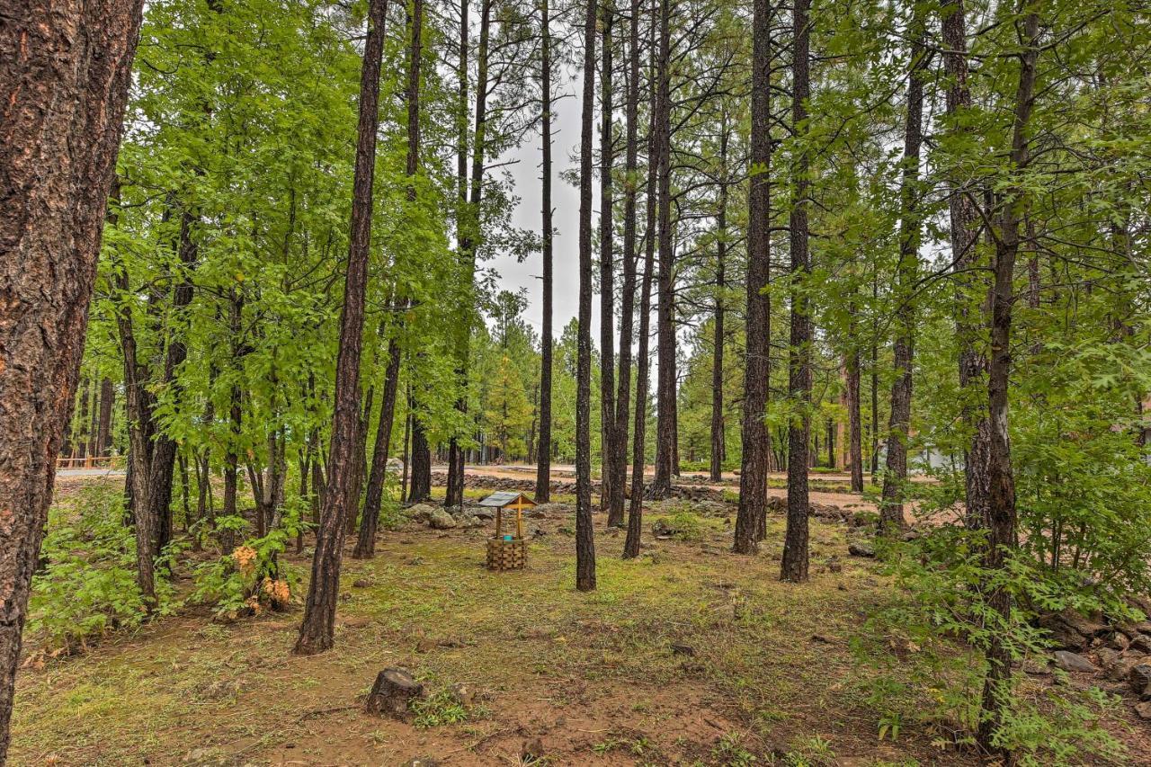 Lush Pinetop Retreat With Large Deck And Wooded Yard! Екстериор снимка